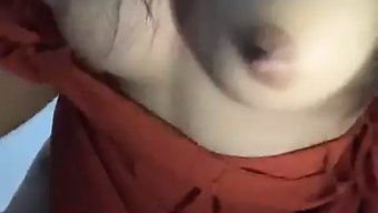 在tinder上和一个性感的18岁亚洲宝贝一起享受狗仔式的快感