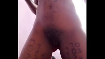 吸我自己的乳房:一个中国独奏自慰视频- 这个中国独奏自慰视频让你感受到极致的快感!