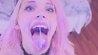 猫女友cherry Crush带来一组火辣又调皮的激情片段,欲望满满,玩得欲罢不能。