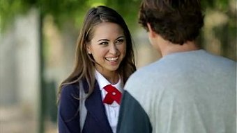 Casey Calvert和riley Reid与manuel Ferrara一起上法语课