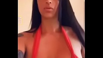 体验kali在我ami的黑色腿和传教士式中的快感