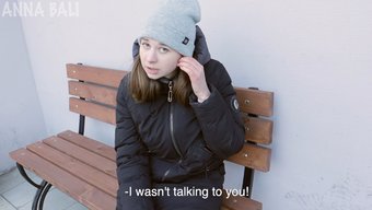 捷克美女在狗仔式中和另一个男人出轨
