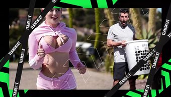 Maddy Oreilly的大股在这个热的业余视频中接受了她的继兄弟的猛烈打击