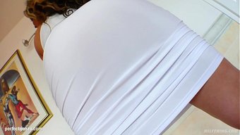 火辣的熟女afrodite在milf Thing上激情猛操,玩得又野又狠,爽到飞起。