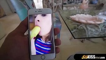 小巧的继妹的口交技巧绝佳