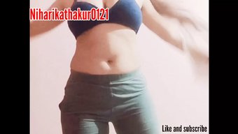 Nikita的大自然乳房和完美的身材展示