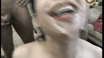 年轻荡妇和许多其他荡妇的群交