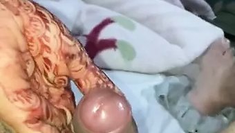 比基尼宝贝在丈夫睡觉时出轨