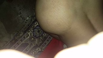 紧缩乳头的少女被老师惩罚