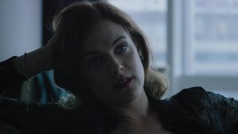 女人的顶级色情片,Riley Keough在软核中亮相