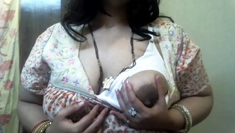 大自然乳房的少女被继母打股和操