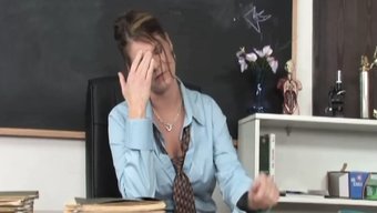 美国少女第一次尝试大 鸡 巴的狗仔式
