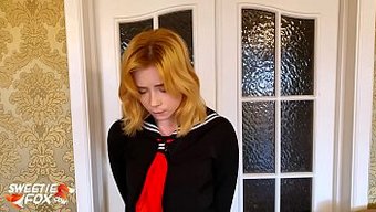 红发少女在高清视频中被打股和吞精