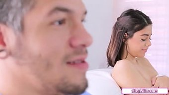 Harmony Wonder的18+拉丁美洲少女深喉和口交