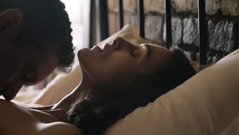 名人裸体和keira Knightley在热的女同性恋性爱场景中