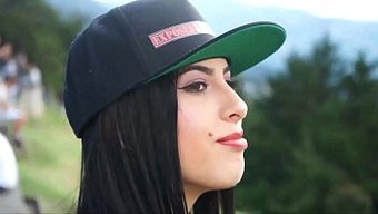 Christian Cipriani在车里和一个大屁股的拉丁美女做爱