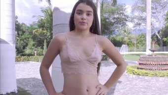 绝色女孩的惊人舞蹈技巧
