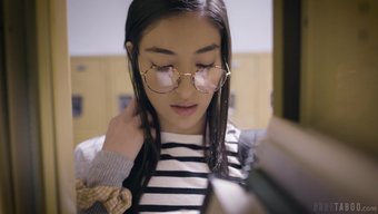 丰满的少女骑乘