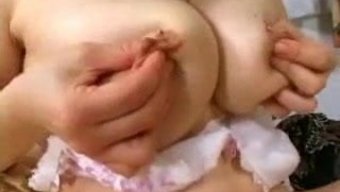 日本成熟女士的独奏游戏