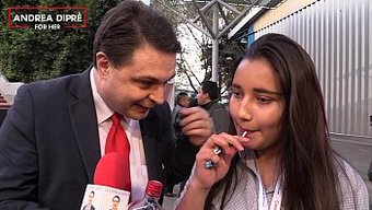 年轻的墨西哥女孩andrea Dipre在高清中给你一个惊人的口交