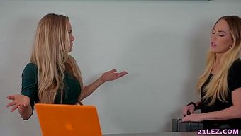 卡特·克鲁斯和妮可·阿尼斯顿在这个蒸汽的视频中探索她们的女同性恋欲望