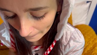 美丽的继妹kate Rich和继兄在火辣的场景中。