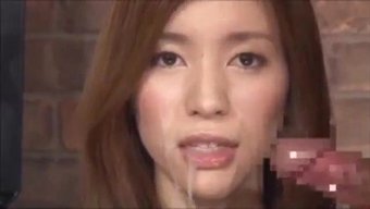 一个记者参加了一个名为bukkake的日本风格的群交派对
