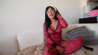 性感哥特人用effy Cutie练出她的口爆技术