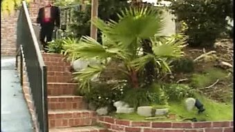 Donita Dunes和kelly Chambers分享了一场蒸汽般的遭遇