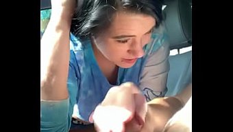 偷妓女分享她深喉和阴茎吸的脏故事