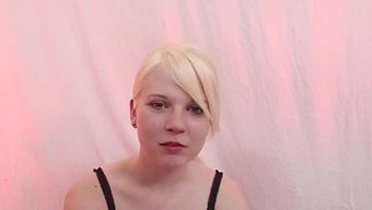 少女chantal第一次体验群交