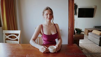 Alexa Poshspisy带着一个英俊的陌生人回家见她的丈夫,给她她想要的快感。